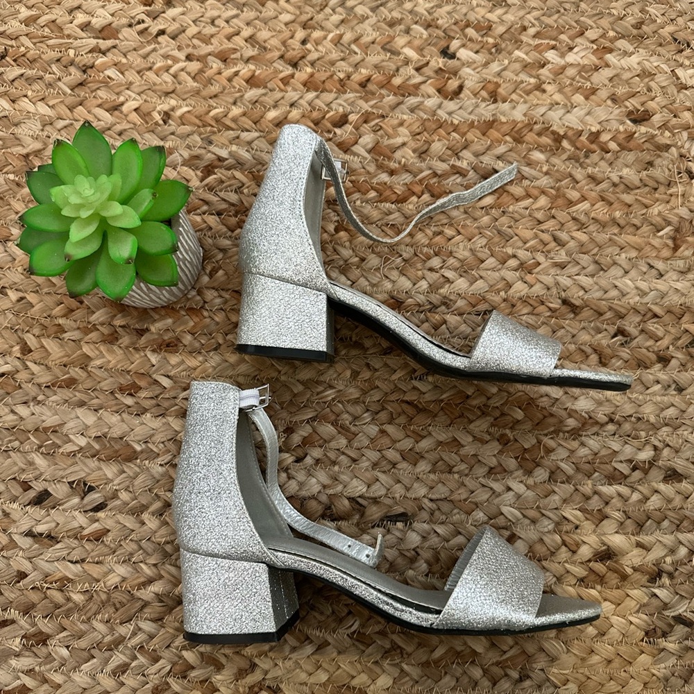 SILVER GLITTER BLOCK HEELS